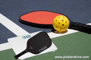 How To Choose A Pickleball Paddle? Detailed Buying Guide: By Weight, Shape, Materials, Grip
