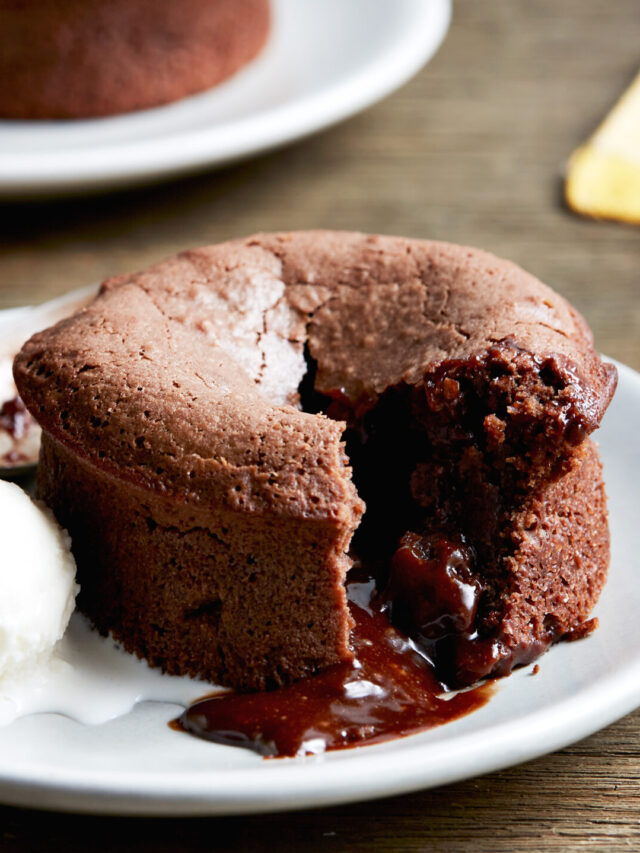 5 Decadent Chocolate Lava Cakes You Must Try Tonight