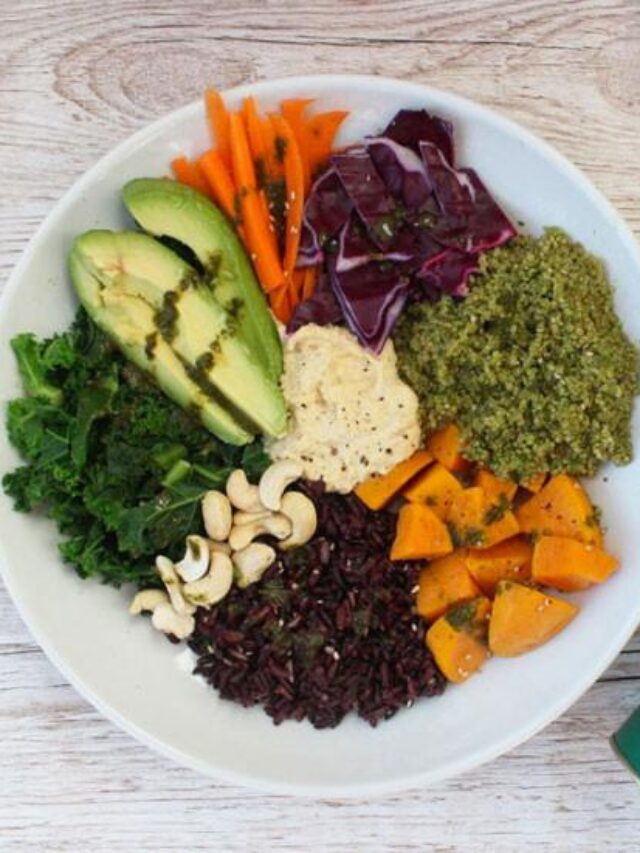 4 Moringa Salad Dressings for a Nutrient-Packed Lunch